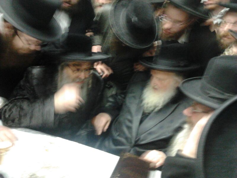 אדמו''ר מ'סאטמאר אצל הראב''ד.jpg