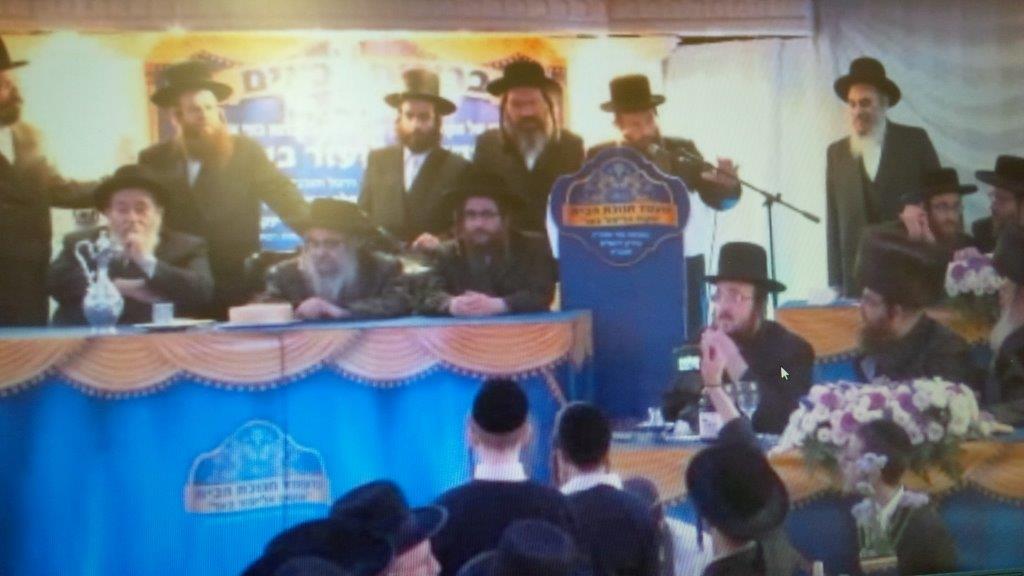 שומרי החומות.jpg