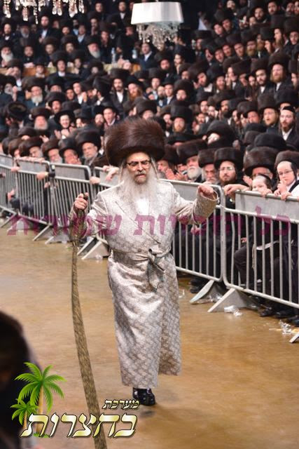 מצוה טאנץ 2.jpg