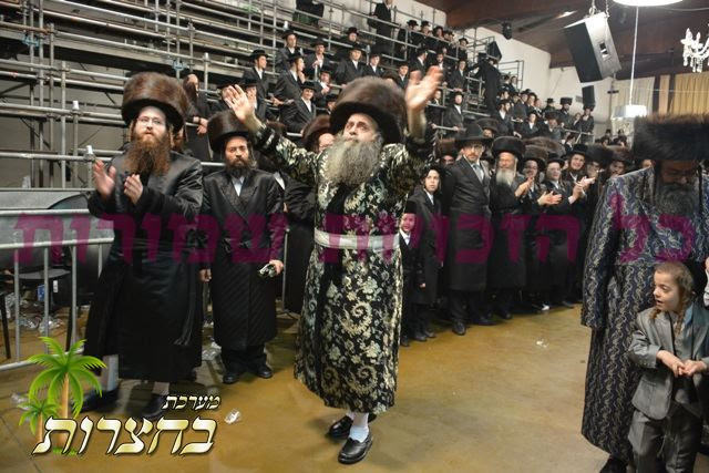 מצוה טאנץ פון אבי הכלה 2.jpg