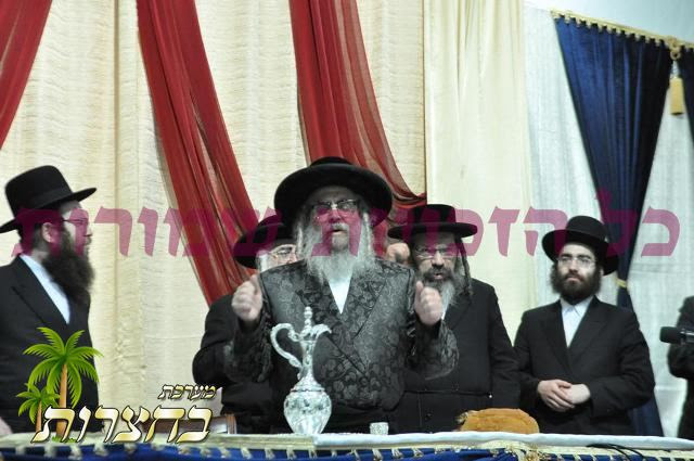 באוהל הגדול על יד ציון התנא רבי עקיבא.jpg