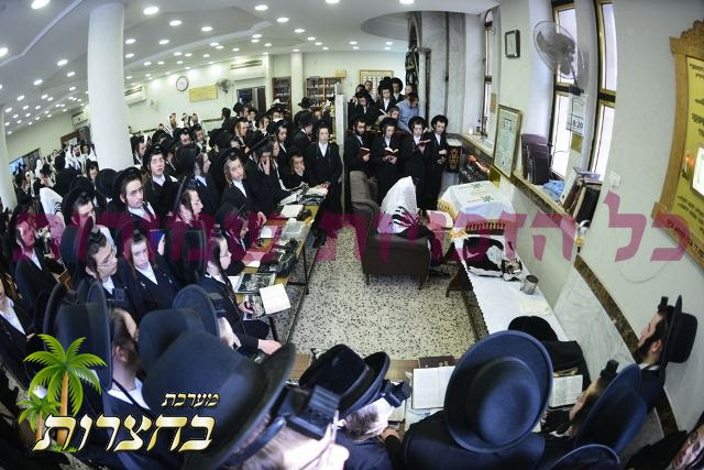 שחרית אין ביהמ''ד הג' אין שיכון.jpg