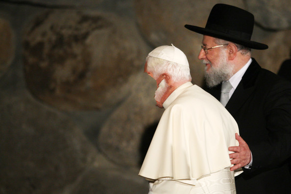 Pope+Benedict+XVI+Visits+Yad+Vashem+Holocaust+AFjeKGGVcsel.jpeg