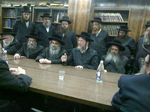 מציצה בפה2.jpg