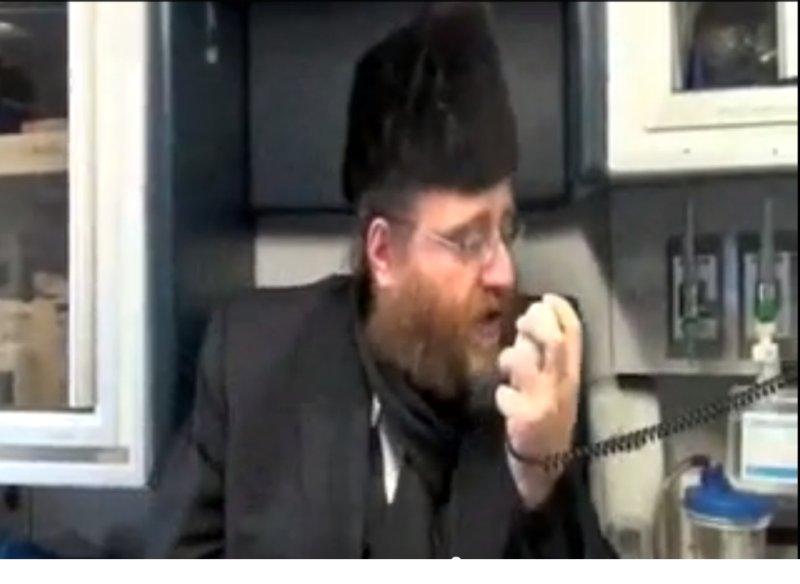 משה יושע אין אמבולאנס1....jpg