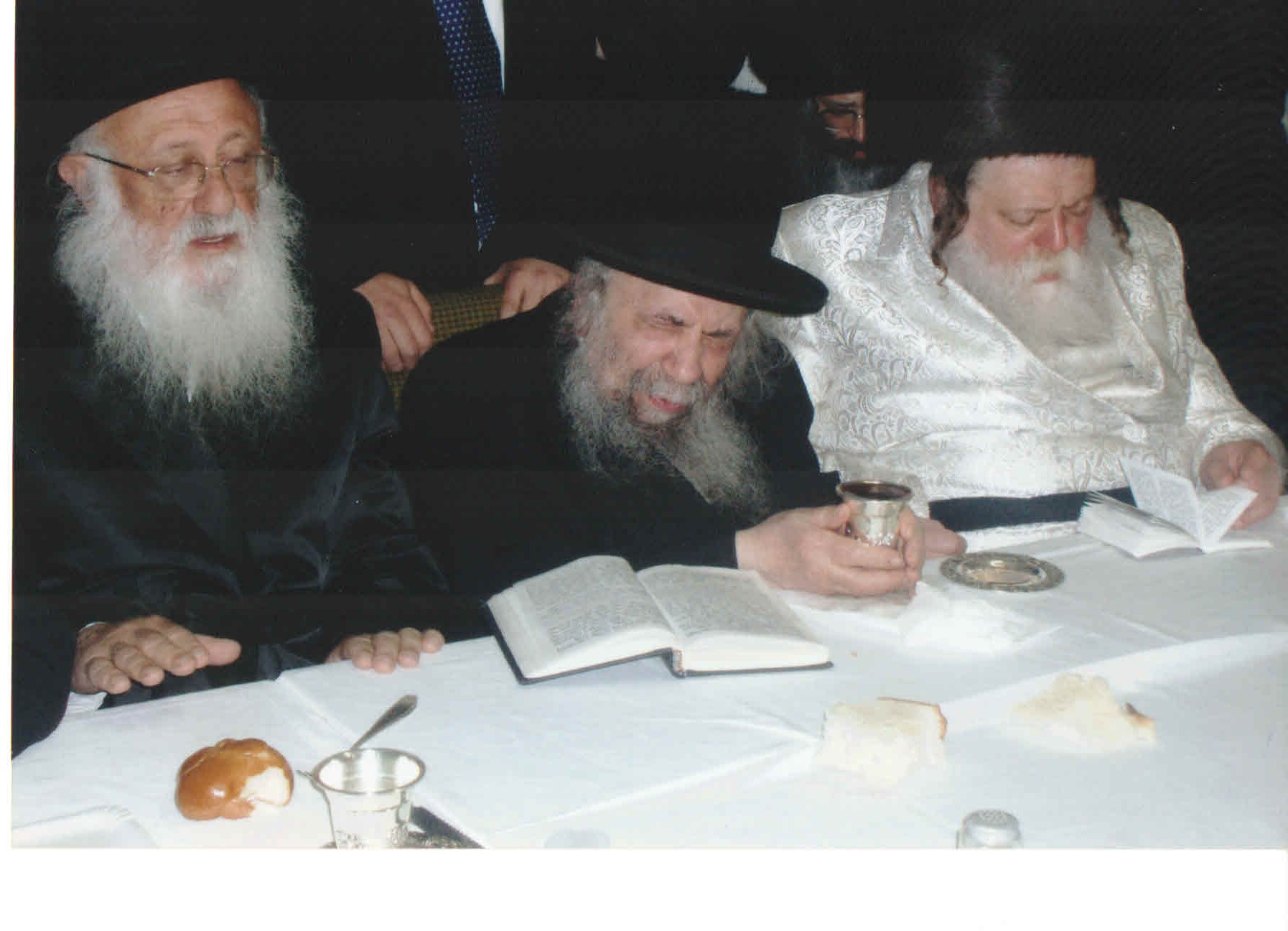 בסעידת של''ס עם האדמו''ר מתוא''י והגר''ב פורבסקי.jpg