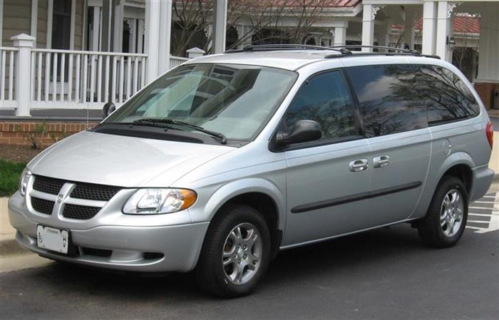 2001-2004_Dodge_Grand_Caravan.jpg