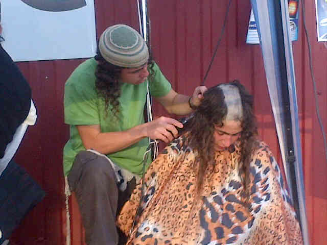 לכבוד יו_ט.jpg