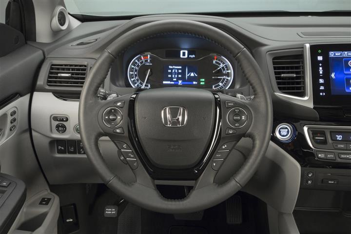 2016-honda-pilot_100500227_h.jpg
