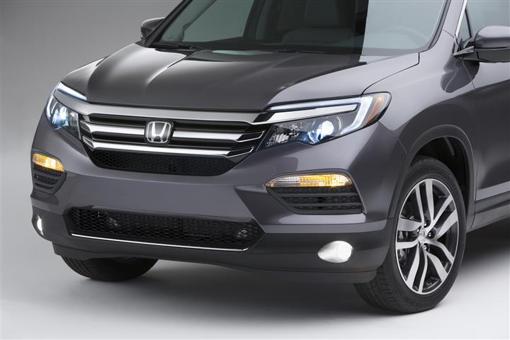 2016-honda-pilot_100500220_h.jpg