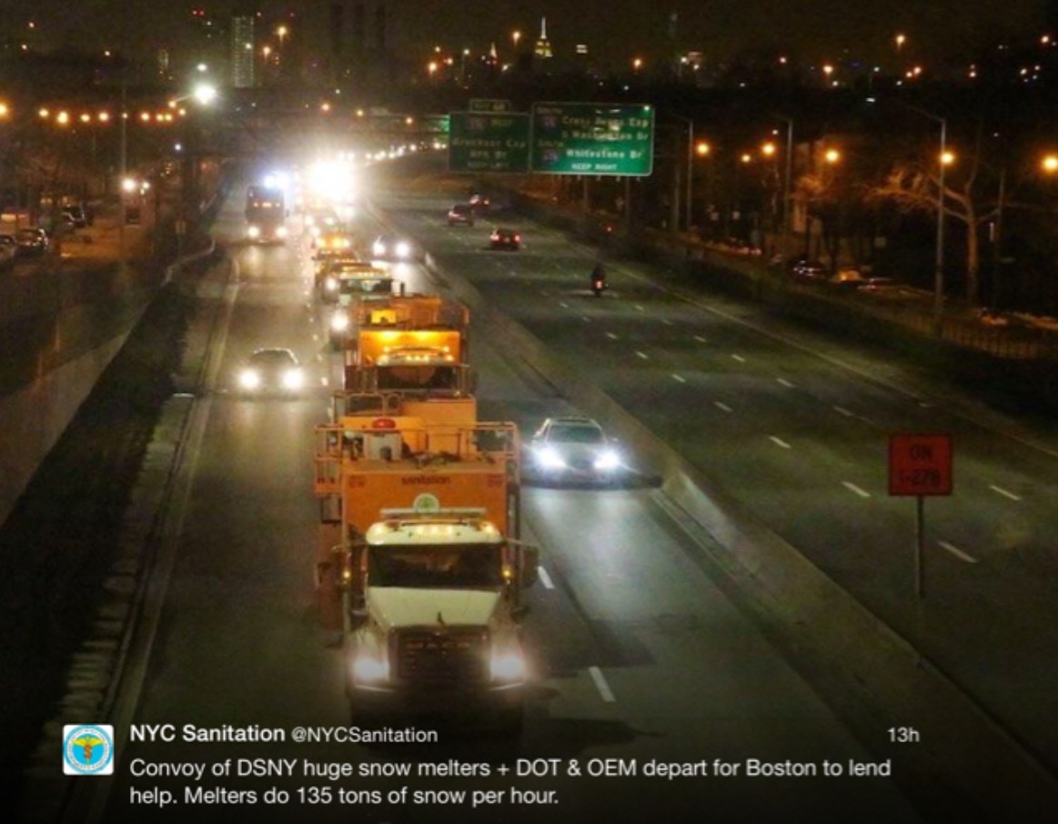 טראקס פון department of sanitation city of ny אויפן וועג ארויסציהעלפען אין באסטאן