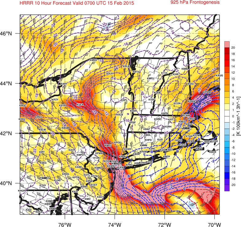 א מאדער וואס ווייזט heavy bands פון שניי איבער נאו יארק סיטי ביי 12 midnight