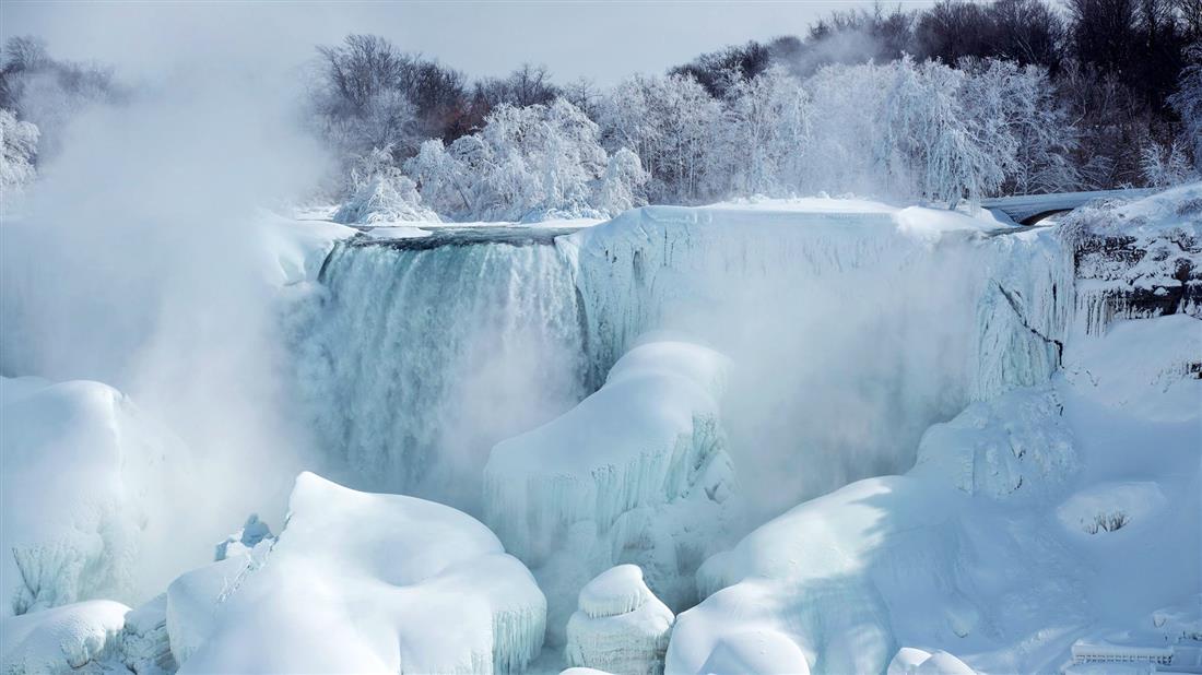 NiagaraFallsFrozen.jpg