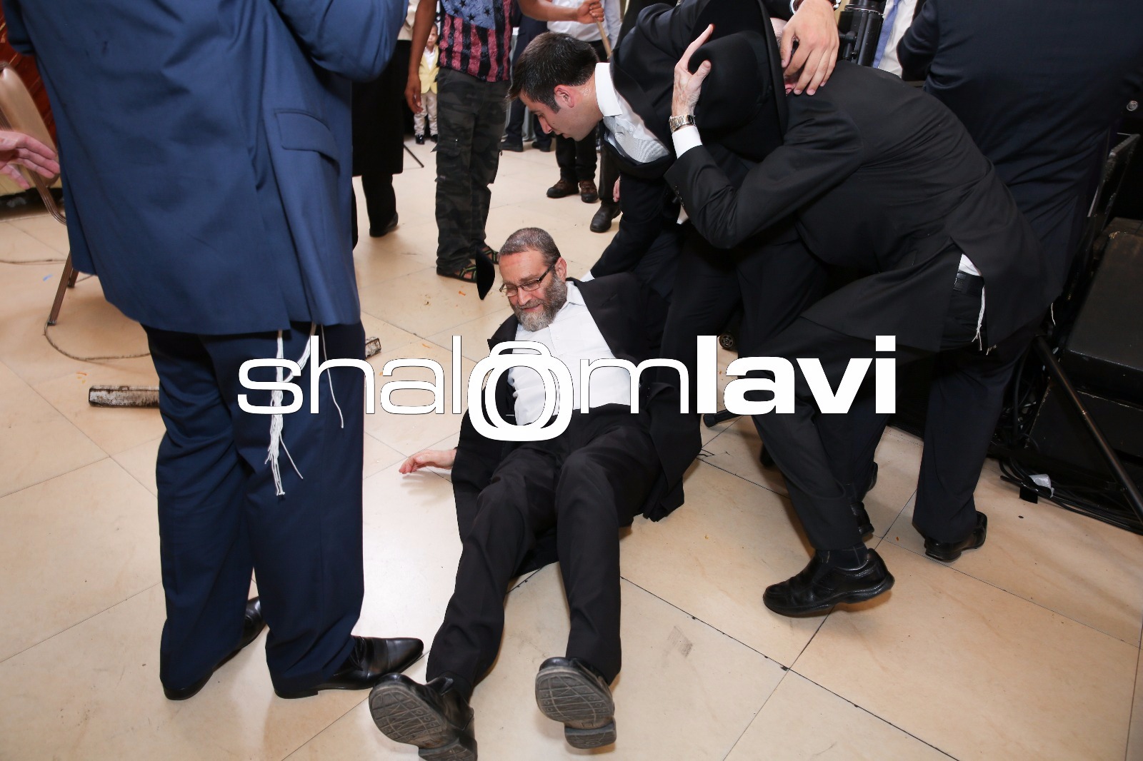 משה גפני אין א חתונה לעצטנס געגליטשן אינמיטן טאנצן