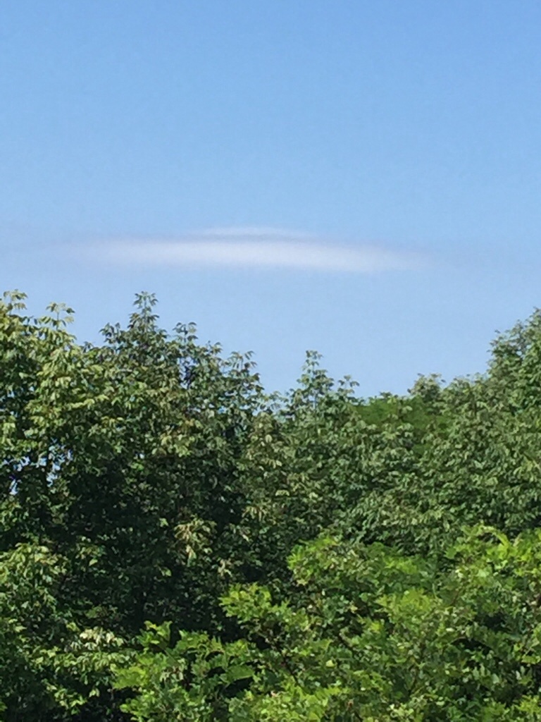 Walnut mountain - rare lenticular cloud