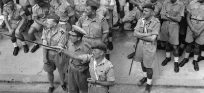 טשורטשיל געבענדיג אנווייזונגען זיינע זעלנער