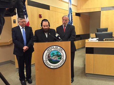 Weider resigning.jpg