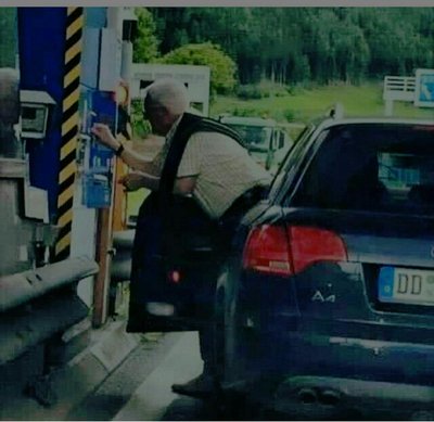 איר כאפט וואס  ער האט זיך אלץ איינגעשפארט?...