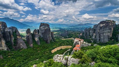 Meteora_Greece_FF_768_HD_EN-US473445763.jpg