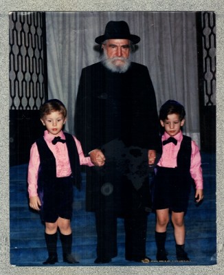 תמונה נדירה מהגר''מ פיינשטיין.JPG