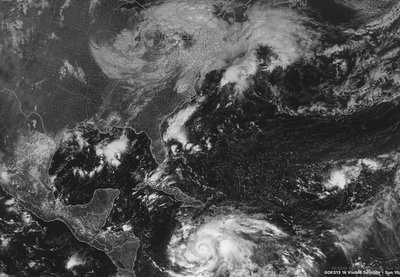 Satellite picture of hurricane Matthew and upper level low near the great lakes