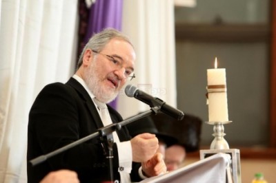 אורח הכבוד בבעלזא.jpg