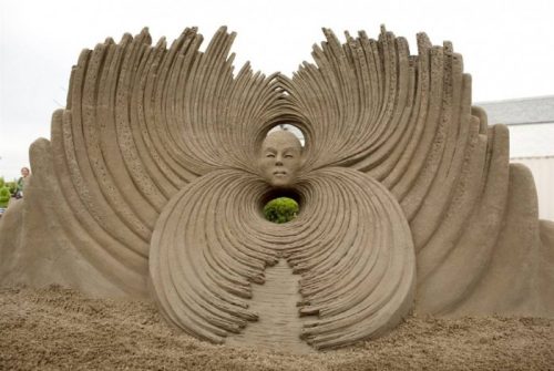 world-championship-sand-sculpture-contest-23.jpg