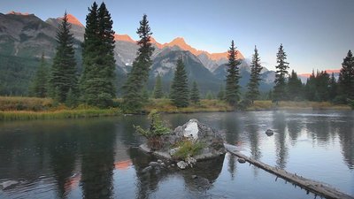 Misty_Mtn_CandianRockies_GettyRM_163226138_1080_HD_EN-US304396458.jpg