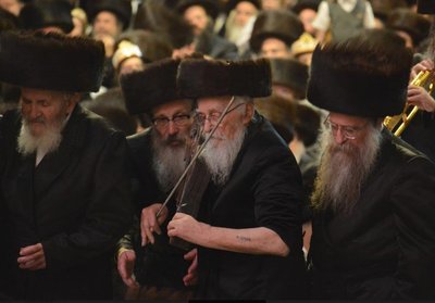 DeO4iVsWAAA5w9M.jpg (67.46 KiB) געזען געווארן 10527 מאל DeO4iVsWAAA5w9M.jpg