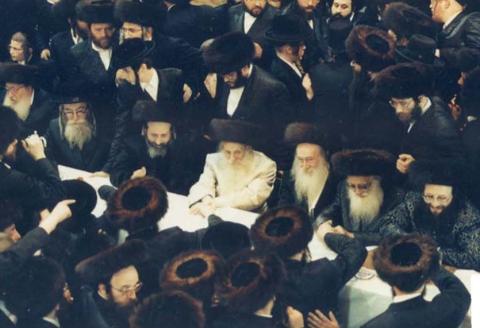 עם האדמורי_ם מספינקא-פשעווארסק-דעשש-טאמשוב.jpg