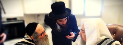 ר' נחמן בידרמן אצל הגרימ.jpg