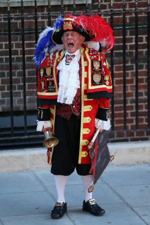 Town crier announces royal birth2.jpg