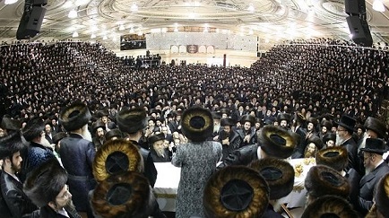 בני ציון יגילו במלכם: בשמחת כ"ק רבינו שליט"א ממלא מקום חותנו כ"ק אדמו"ר רביה"ק מבאבוב זי"ע