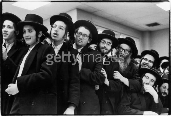 Hasidic Men In Crown Heights_Fred W. McDarrah_www.lylybye.blogspot.com.jpg