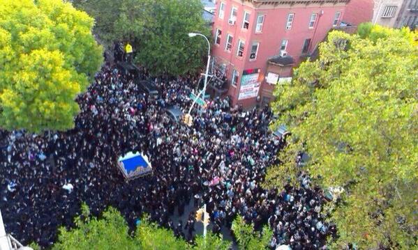 חלק עולם אויפן גאס.